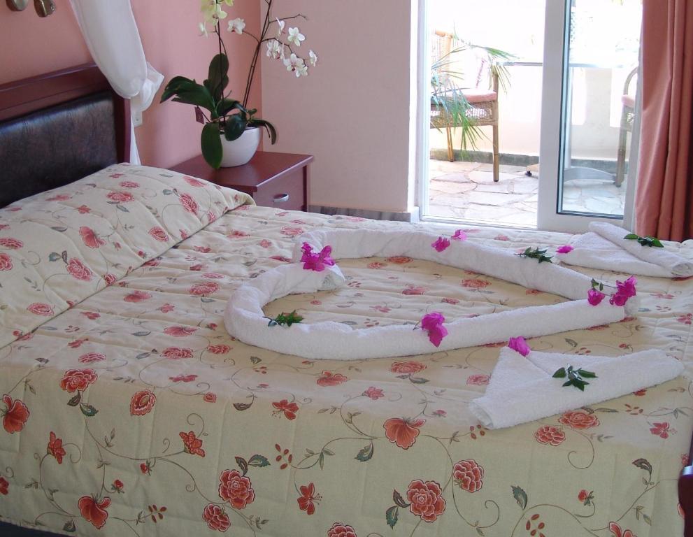 Malou Apartments Kato Daratso Habitación foto